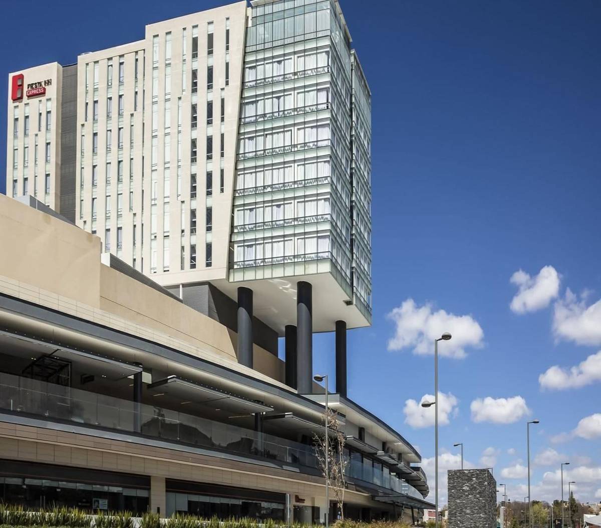 Hotel y torre